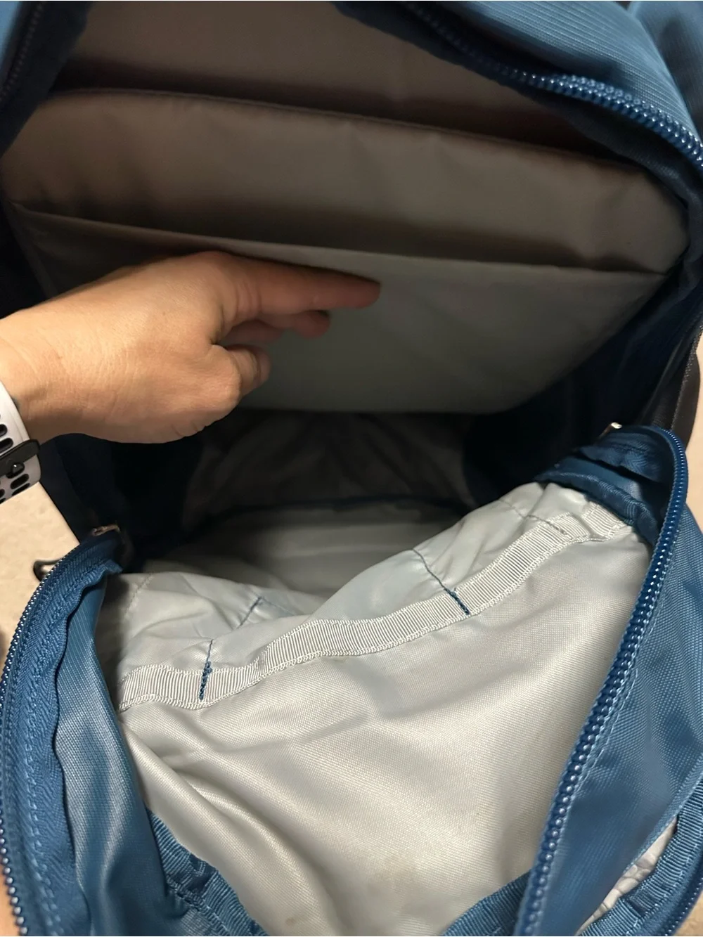 Osprey Aphelia 26L Women’s Backpack – Blue – Like New